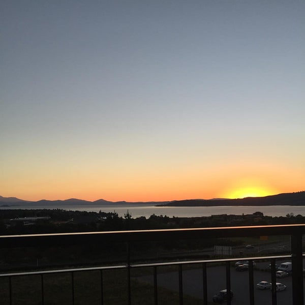 Photo taken at Hilton Lake Taupo by Flavio D. S. on 2/26/2016