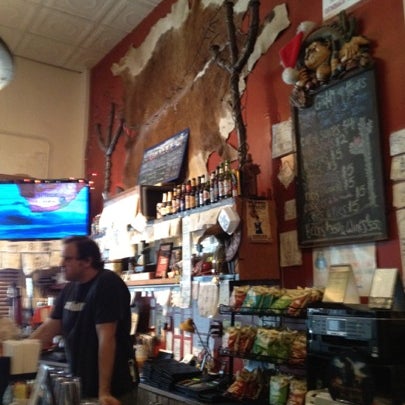 10/9/2012 tarihinde Leslie C.ziyaretçi tarafından The Lost and Found Saloon'de çekilen fotoğraf