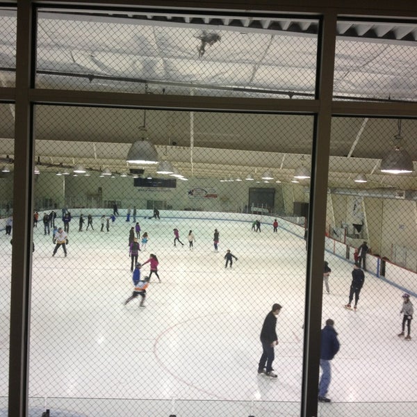 Foto scattata a Lynnwood Ice Center da David K. il 3/7/2013