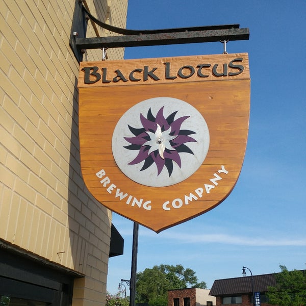 Foto tirada no(a) Black Lotus Brewing Co. por Brian A. em 6/11/2017