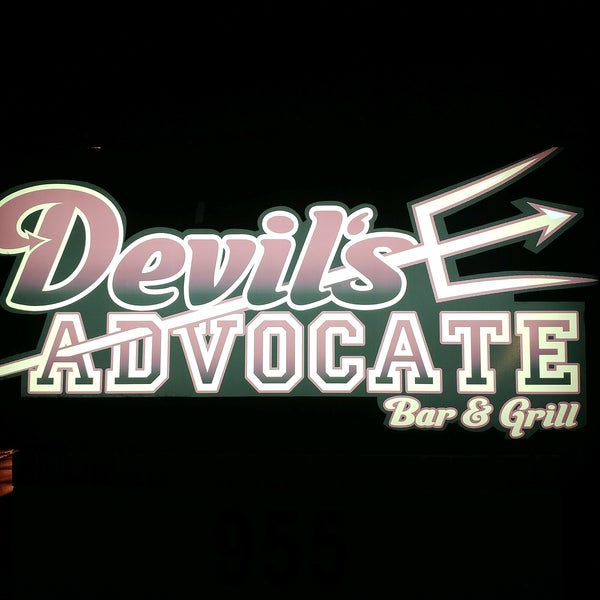รูปภาพถ่ายที่ Devil&#39;s Advocate Bar and Grill โดย Brian A. เมื่อ 1/1/2017