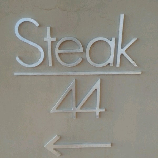 3/30/2017 tarihinde Brian A.ziyaretçi tarafından Steak 44'de çekilen fotoğraf