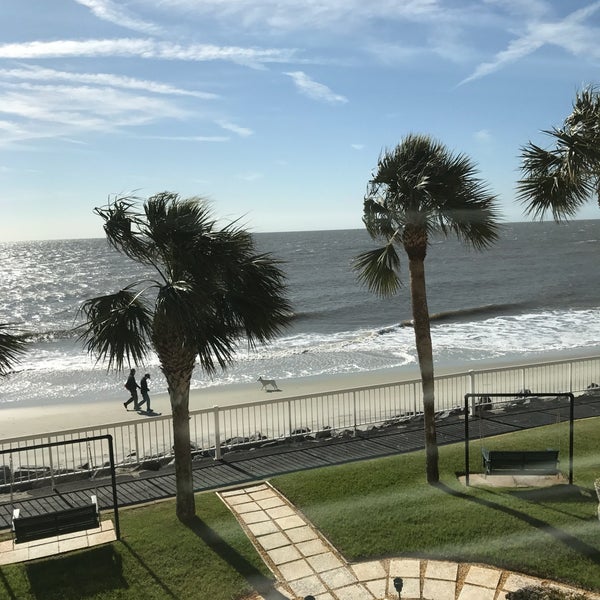 Foto tomada en The King And Prince Beach &amp; Golf Resort  por NED C. el 3/11/2017