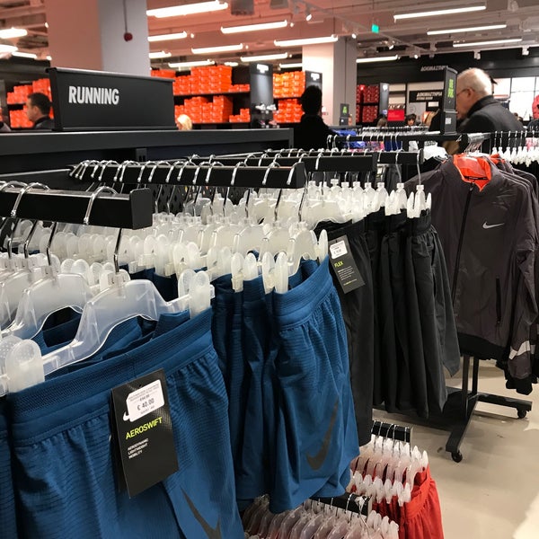 Nike factory outlet sale 2020 hotsell