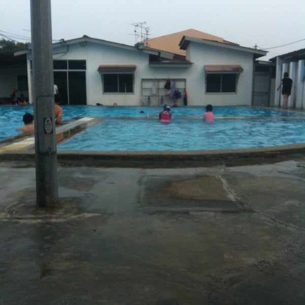 Photos At Semi Private Swimming Pool Bukit Beruang 3 Tips From 47 Visitors