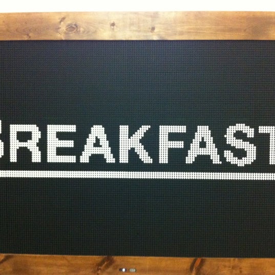 10/17/2012에 Jim L.님이 BREAKFAST HQ에서 찍은 사진