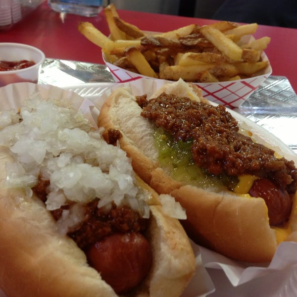 Foto tomada en J.R.&#39;s Fresh Cut French Fries  por Will H. el 9/14/2013