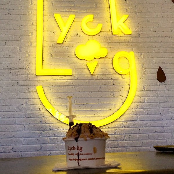 Photo taken at LyckLig Bali Artisan Creameries by Jes 林. on 4/2/2015