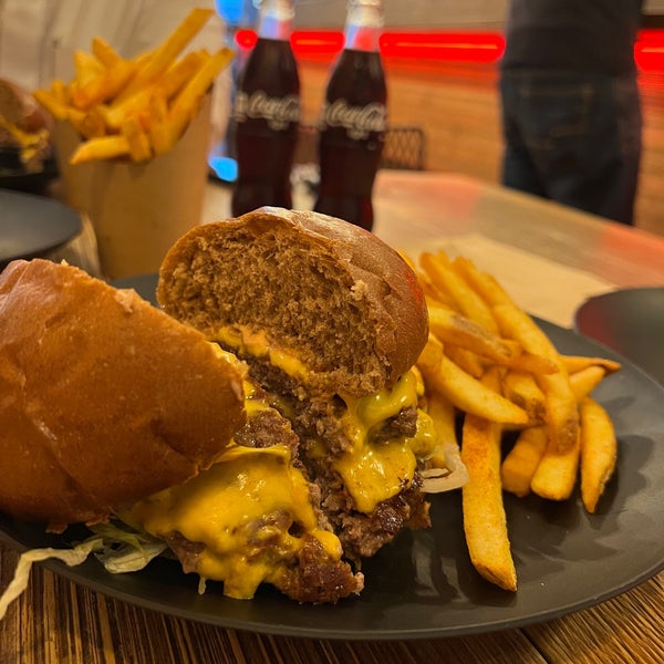Photo taken at Sketch Burger ® by Khalifa on 7/22/2022