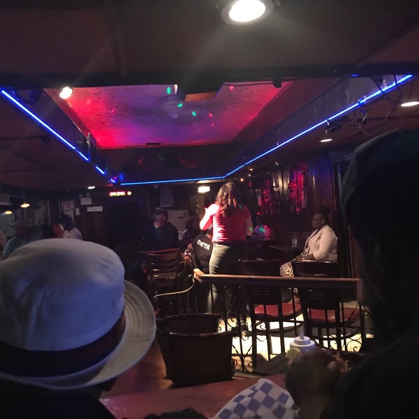 6/28/2018에 Carlos V.님이 Essence Bar &amp; Restaurant에서 찍은 사진