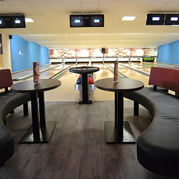 Клуб манхэттен калининград боулинг. Манхеттен боулинг калининград. Гайдара 136 калининград манхэттен. Вавилон калининград боулинг. Манхеттен елабуга боулинг.