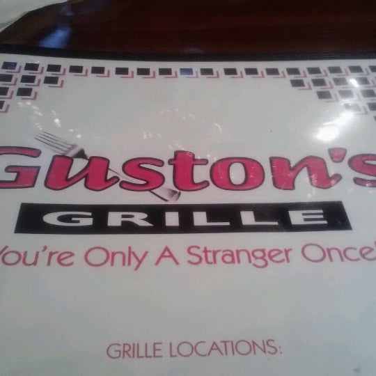 รูปภาพถ่ายที่ Guston&#39;s Grille - Kennesaw โดย Andi E. เมื่อ 9/28/2012