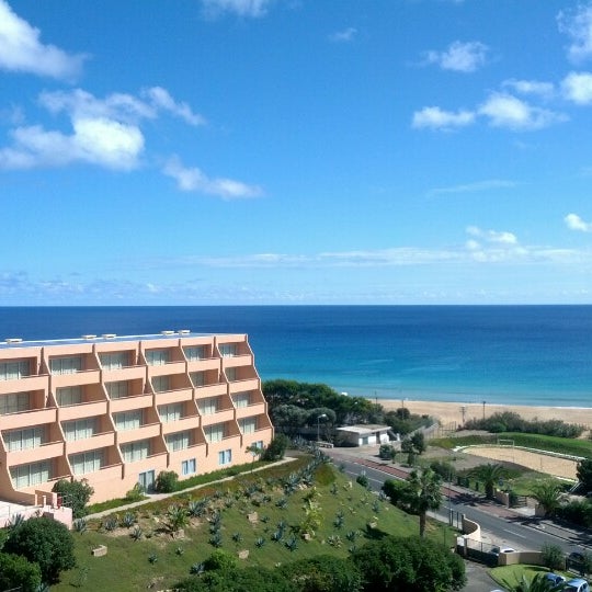 รูปภาพถ่ายที่ Hotel Vila Baleira Thalassa โดย André D. เมื่อ 10/11/2012