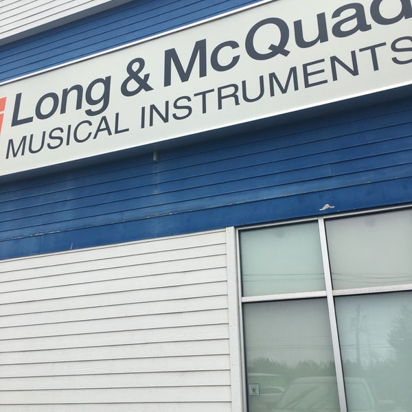 Foto tirada no(a) Long &amp; McQuade Musical Instruments por Kelly S. em 4/27/2017