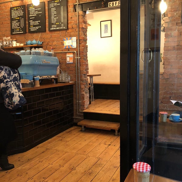 2/14/2018 tarihinde Matthew A.ziyaretçi tarafından Small Street Espresso'de çekilen fotoğraf