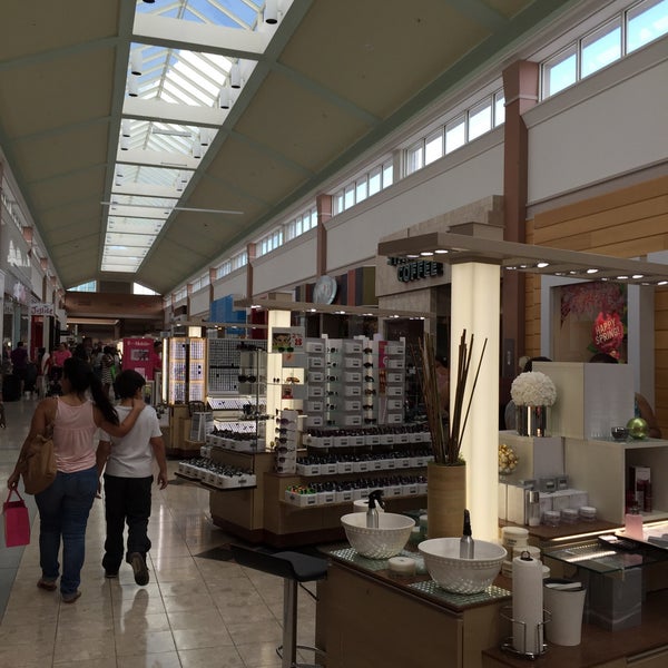 Photos at Pembroke Lakes Mall Shopping Mall in Pembroke Pines