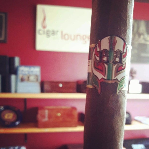 รูปภาพถ่ายที่ Cigar and Lounge โดย Demian E. เมื่อ 5/23/2014