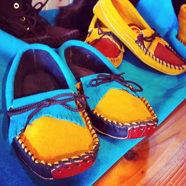 turquoise minnetonka moccasins