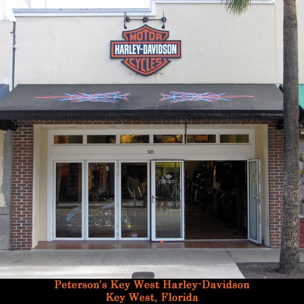รูปภาพถ่ายที่ Peterson&#39;s Key West Harley-Davidson โดย Carlos H. เมื่อ 9/24/2012