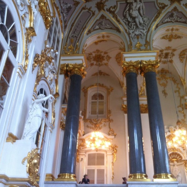 дворцовая трапезная служба