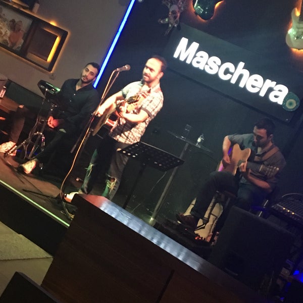Foto diambil di Maschera Efes Beer Cafe &amp; Bistro oleh Maschera Sahne . pada 5/19/2017