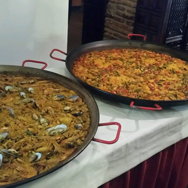 Foto diambil di Restaurante Casa Palacio Bandolero oleh Süleyman A. pada 8/3/2016