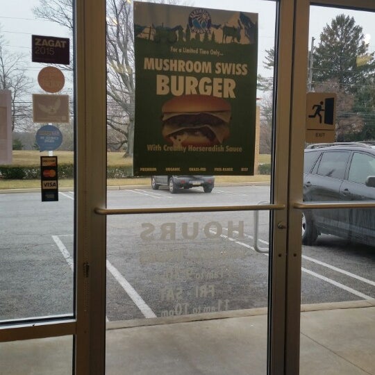 Foto tomada en Elevation Burger  por S. L. el 1/21/2015