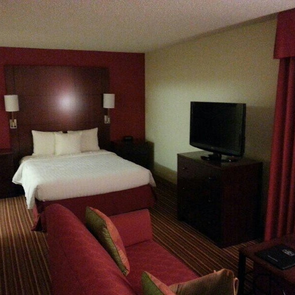 3/9/2013 tarihinde ᴡ L.ziyaretçi tarafından Residence Inn by Marriott Dallas Las Colinas'de çekilen fotoğraf
