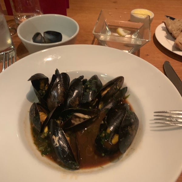Great food and service. Make a reservation, they require a credit card. Delicious, fresh mussels.