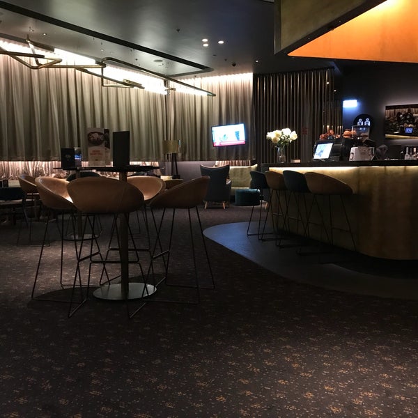 Event gold. Event gold. Украшение свадебного стола. Event gold. Красивые банкетные стулья.