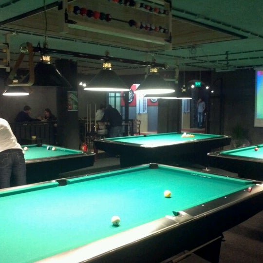 Foto tirada no(a) Pool Masters Pub por Goksel K. em 11/9/2012