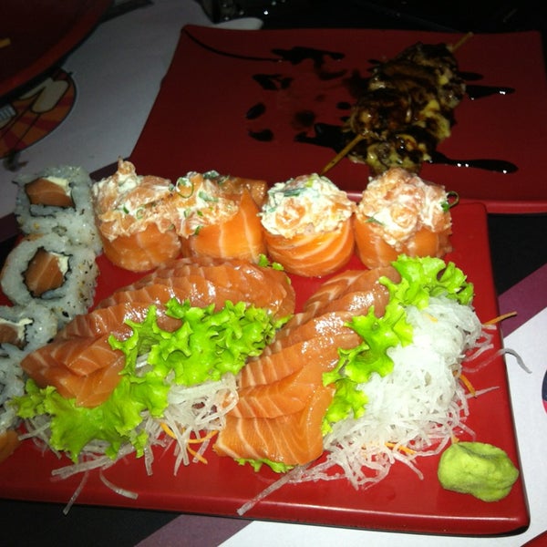 Foto tirada no(a) Seu Miyagi Sushi Lounge por Armando em 12/28/2012