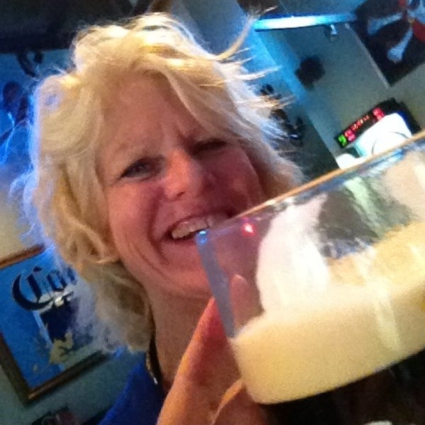 Best bartender -Rich!   Best Guinness pour!