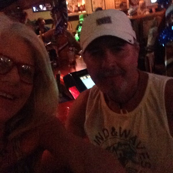 Photo taken at Mike &amp; Lisa&#39;s Cricketers British Pub &amp; Restaurant by Jan B. on 8/23/2015