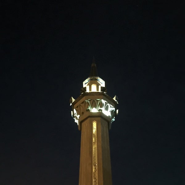 Photo taken at Masjid KLIA (Sultan Abdul Samad Mosque) by Joe W. on 7/28/2019