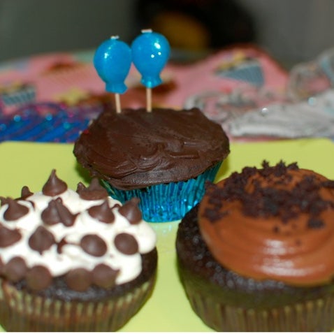 Foto tomada en One Cup Two Cupcakes  por onecuptwocupcakes el 9/24/2012