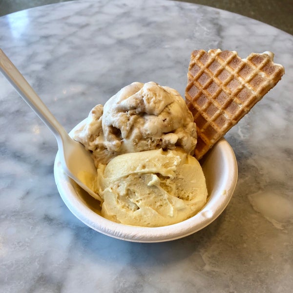 Photo taken at Jeni&#39;s Splendid Ice Creams by Aaron on 2/2/2019