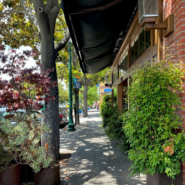 Downtown Walnut Creek Neighborhood