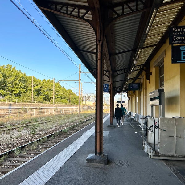 Photo taken at Gare SNCF d&#39;Avignon-Centre by Aaron on 5/26/2023