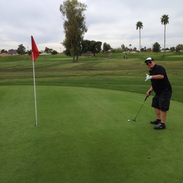 Foto diambil di Continental Golf Course oleh Matthew pada 3/6/2014