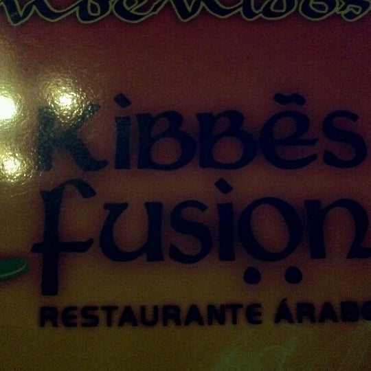 Photo taken at Kibbes Fusion - Restaurante Árabe by Guillermo E. on 10/21/2012