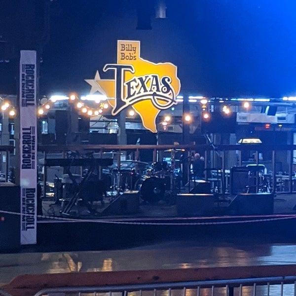 Photo taken at Billy Bob&#39;s Texas by Denise L. on 9/4/2020