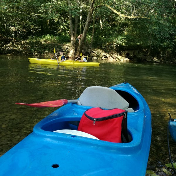 Foto tirada no(a) Dinant Évasion - Lesse Kayaks por Gerbrand D. em 9/21/2016