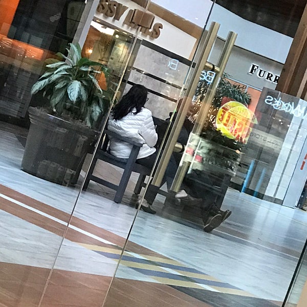 1/16/2017에 Dario D.님이 Louis Joliet Mall에서 찍은 사진