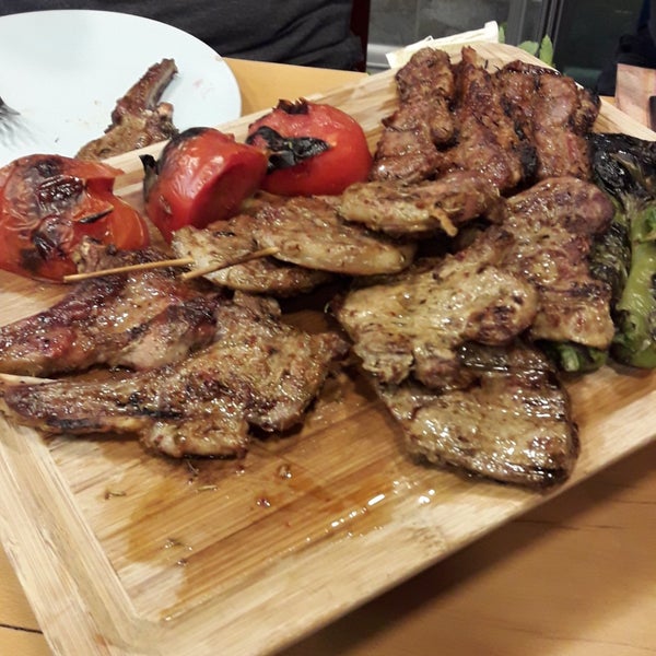 4/7/2018 tarihinde Harun Y.ziyaretçi tarafından Etobur Barbecue &amp; SteakHouse'de çekilen fotoğraf