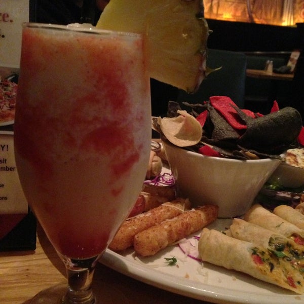Photo taken at BJ&#39;s Restaurant &amp; Brewhouse by Love A. on 2/27/2013