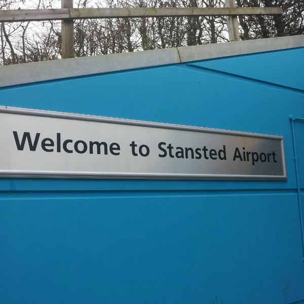 4/11/2013 tarihinde Carla F.ziyaretçi tarafından London Stansted Airport (STN)'de çekilen fotoğraf