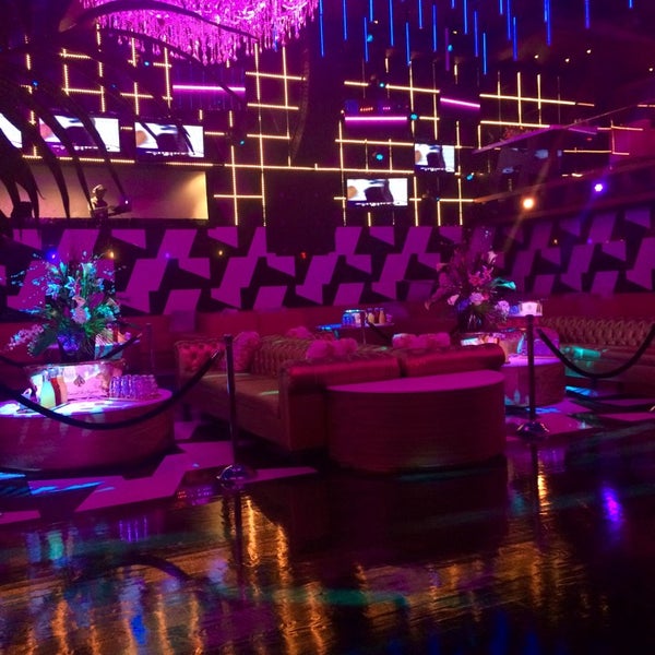 9/30/2014にALESHA B.がGold Room Nightclubで撮った写真