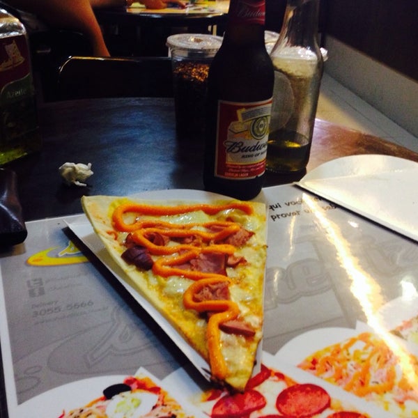 10/8/2013にSammuel T.がShake Pizzaで撮った写真