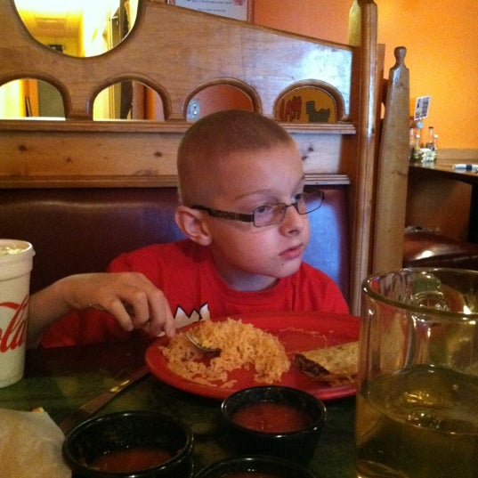 Photo taken at Los Jalapenos by Shannon on 10/20/2012